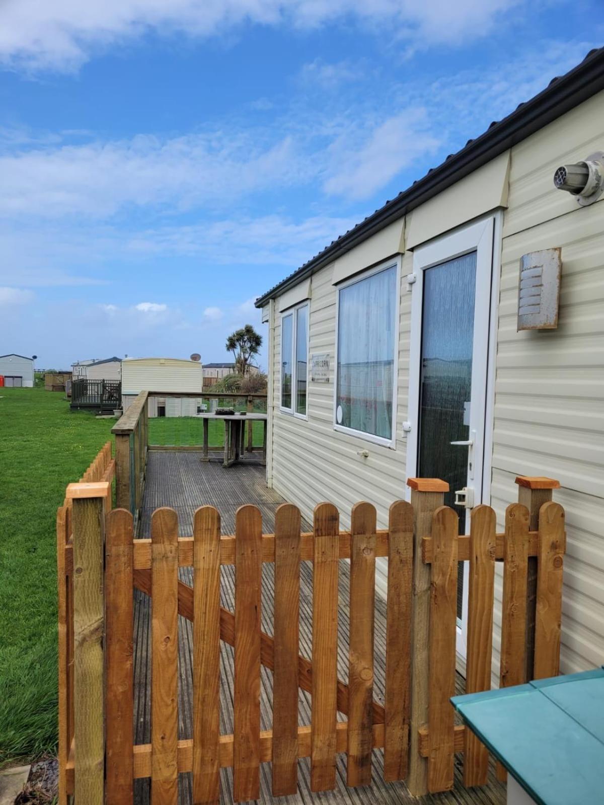 Cosy Caravan Sunbeach Llwyngwril Exterior photo